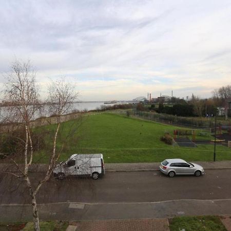 Fabulous Room With En-Suite Bathroom And Shared Kitchen Thamesmead  Exterior foto